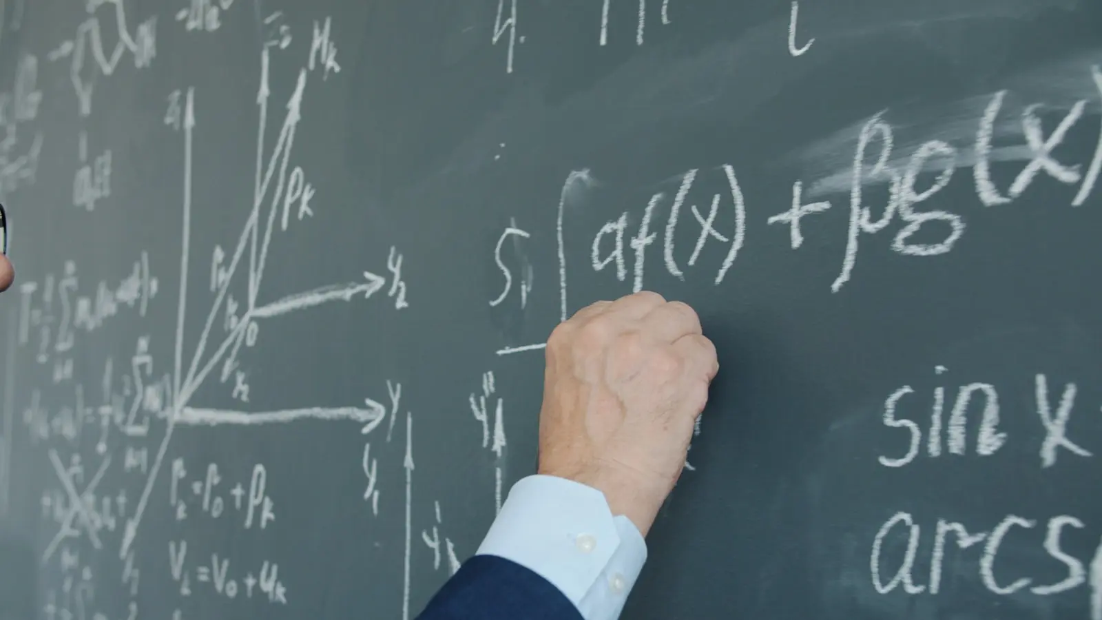CAE技術者と数理物理コンサルは、どこが違うのか